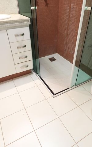 Casa de condomínio para alugar com 250m², 4 quartos e 4 vagasBanheiro do Quarto 3