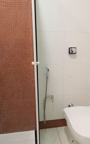Casa de condomínio para alugar com 250m², 4 quartos e 4 vagasBanheiro do Quarto 3