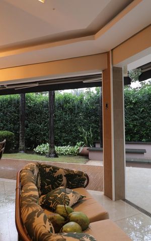 Casa de condomínio para alugar com 250m², 4 quartos e 4 vagasVaranda