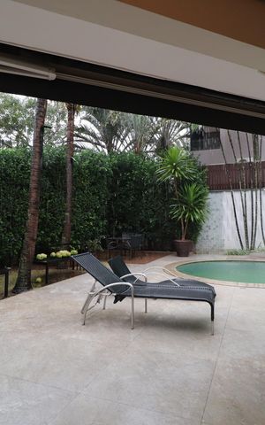 Casa de condomínio para alugar com 250m², 4 quartos e 4 vagasVaranda