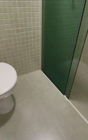 Casa de condomínio para alugar com 250m², 4 quartos e 4 vagasBanheiro da área de Lazer
