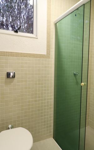 Casa de condomínio para alugar com 250m², 4 quartos e 4 vagasBanheiro da área de Lazer