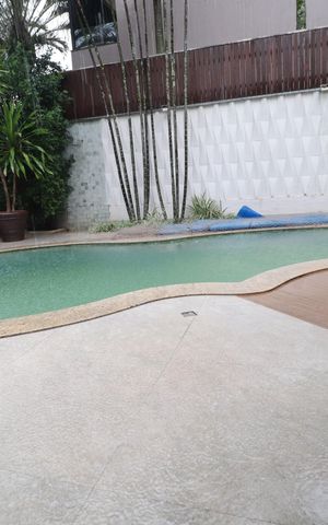 Casa de condomínio para alugar com 250m², 4 quartos e 4 vagasPiscina