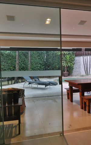 Casa de condomínio para alugar com 250m², 4 quartos e 4 vagasVaranda