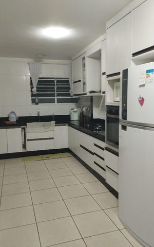 Casa à venda com 291m², 6 quartos e 2 vagasCozinha
