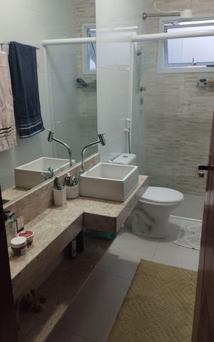 Casa à venda com 291m², 6 quartos e 2 vagasBanheiro