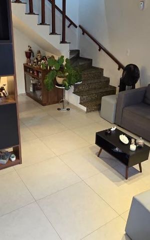 Casa à venda com 160m², 3 quartos e 3 vagas Casa à venda com 160m², 3 quartos e 3 vagasSala