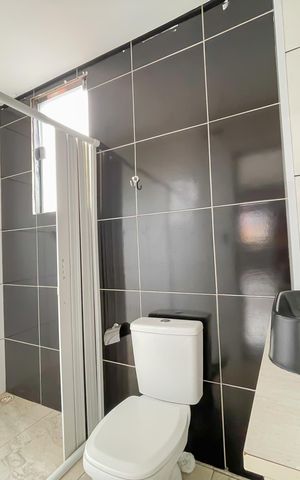 Casa à venda com 48m², 2 quartos e sem vaga Casa à venda com 48m², 2 quartos e sem vagaBanheiro