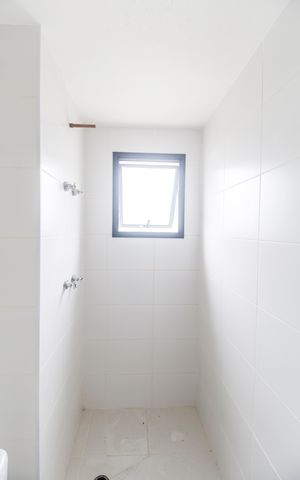 Apartamento à venda com 86m², 2 quartos e 2 vagas Apartamento à venda com 86m², 2 quartos e 2 vagasBanheiro da Suíte