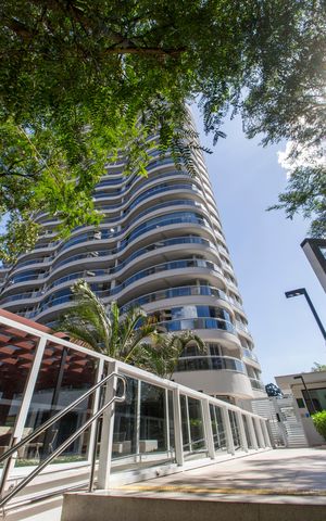 Apartamento à venda com 70m², 2 quartos e 2 vagasVista da Rua