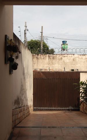 Casa à venda com 245m², 4 quartos e 8 vagasGaragem