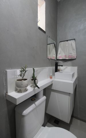 Casa à venda com 245m², 4 quartos e 8 vagasBanheiro da Suite 2