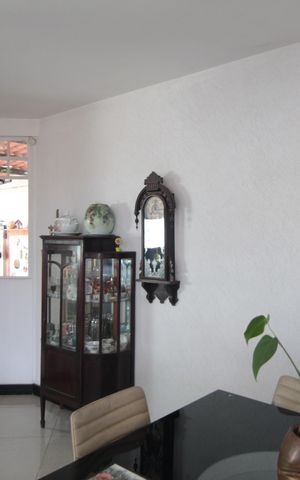 Casa à venda com 245m², 4 quartos e 8 vagasSala
