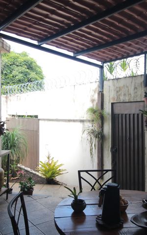 Casa à venda com 245m², 4 quartos e 8 vagasHall de Entrada