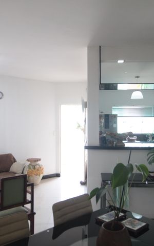 Casa à venda com 245m², 4 quartos e 8 vagasSala