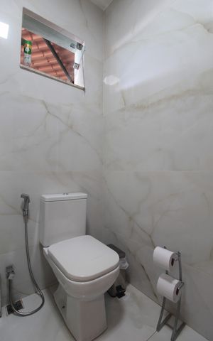 Casa à venda com 245m², 4 quartos e 8 vagasBanheiro Social