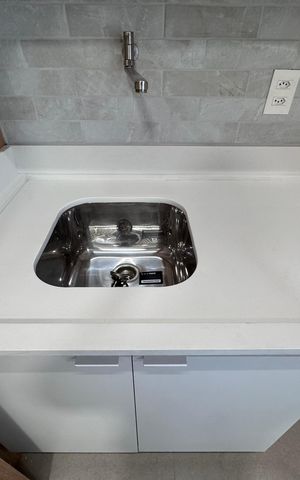 Apartamento à venda com 81m², 2 quartos e 1 vaga Apartamento à venda com 81m², 2 quartos e 1 vagaCozinha e Área de Serviço