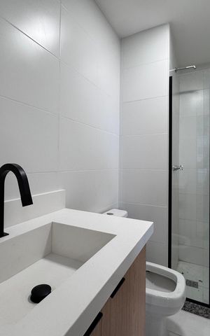 Apartamento à venda com 81m², 2 quartos e 1 vaga Apartamento à venda com 81m², 2 quartos e 1 vagaBanheiro Social
