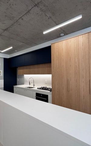 Apartamento à venda com 81m², 2 quartos e 1 vaga Apartamento à venda com 81m², 2 quartos e 1 vagaCozinha e Área de Serviço