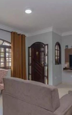 Casa para alugar com 240m², 4 quartos e 3 vagas Casa para alugar com 240m², 4 quartos e 3 vagasSala