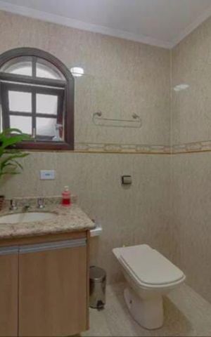 Casa para alugar com 240m², 4 quartos e 3 vagas Casa para alugar com 240m², 4 quartos e 3 vagasBanheiro