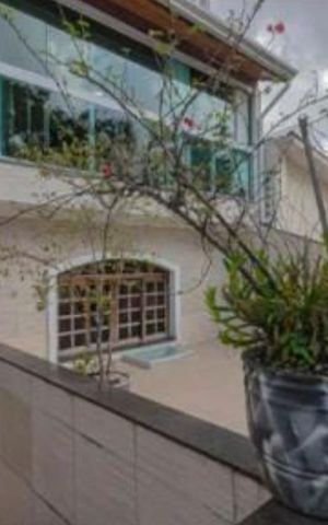 Casa para alugar com 240m², 4 quartos e 3 vagas Casa para alugar com 240m², 4 quartos e 3 vagasÁrea externa