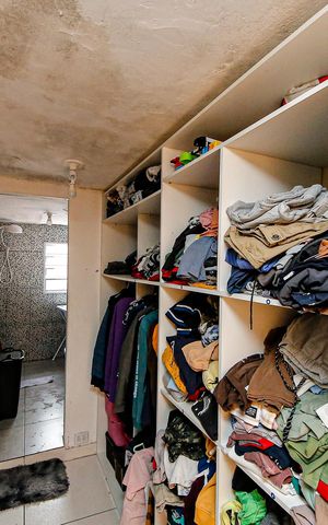 Casa para alugar com 300m², 3 quartos e 2 vagasCloset Suíte