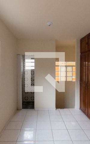 Casa à venda com 450m², 5 quartos e 3 vagas Casa à venda com 450m², 5 quartos e 3 vagasCasa 2 - Quarto