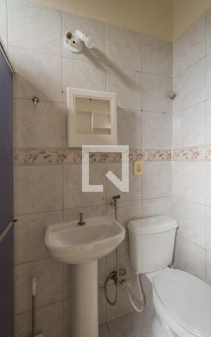 Casa à venda com 450m², 5 quartos e 3 vagas Casa à venda com 450m², 5 quartos e 3 vagasCasa 2 -Suíte