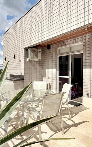 Apartamento à venda com 165m², 4 quartos e 2 vagas Apartamento à venda com 165m², 4 quartos e 2 vagasVaranda