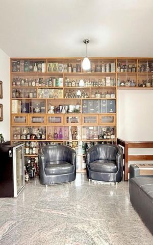 Apartamento à venda com 165m², 4 quartos e 2 vagas Apartamento à venda com 165m², 4 quartos e 2 vagasCobertura