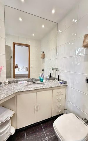 Apartamento à venda com 165m², 4 quartos e 2 vagas Apartamento à venda com 165m², 4 quartos e 2 vagasBanheiro da Suíte