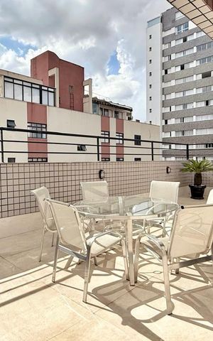 Apartamento à venda com 165m², 4 quartos e 2 vagas Apartamento à venda com 165m², 4 quartos e 2 vagasVaranda