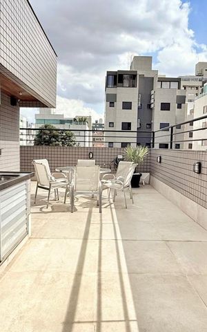 Apartamento à venda com 165m², 4 quartos e 2 vagas Apartamento à venda com 165m², 4 quartos e 2 vagasVaranda
