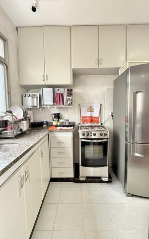 Apartamento à venda com 165m², 4 quartos e 2 vagas Apartamento à venda com 165m², 4 quartos e 2 vagasCozinha