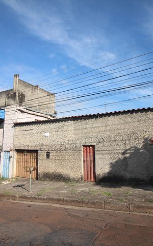 Casa à venda com 560m², 2 quartos e 5 vagasFachada casa 3 e 4