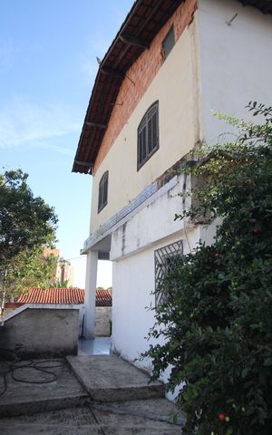 Casa à venda com 560m², 2 quartos e 5 vagasQuintal