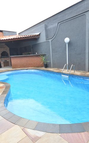Casa de condomínio à venda com 314m², 4 quartos e 3 vagasPiscina