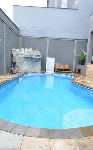 Casa de condomínio à venda com 314m², 4 quartos e 3 vagasPiscina