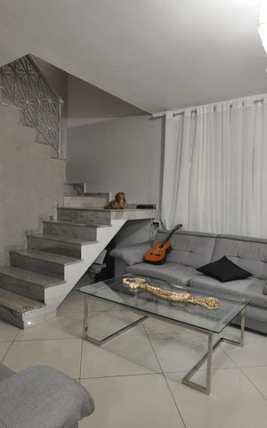 Casa de condomínio à venda com 314m², 4 quartos e 3 vagasSala