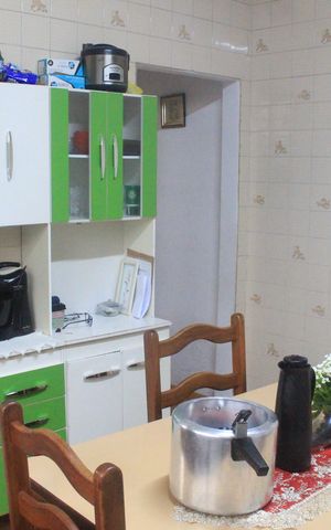 Casa à venda com 180m², 2 quartos e 2 vagasCozinha