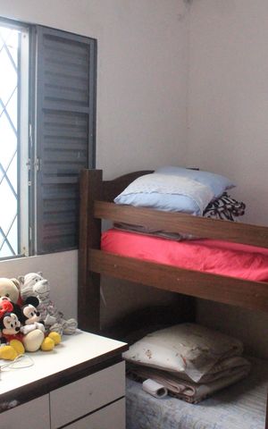 Casa à venda com 180m², 2 quartos e 2 vagasQuarto