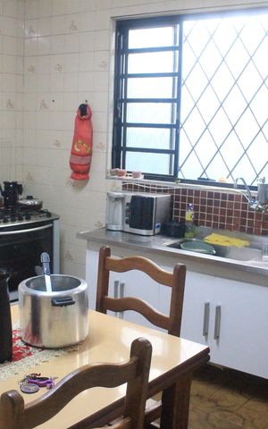 Casa à venda com 180m², 2 quartos e 2 vagasCozinha