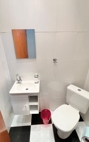 Casa à venda com 98m², 2 quartos e 2 vagasBanheiro da Suíte