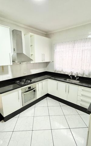 Casa à venda com 98m², 2 quartos e 2 vagasCozinha