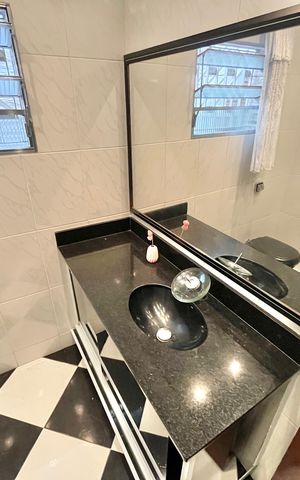 Casa à venda com 98m², 2 quartos e 2 vagasBanheiro
