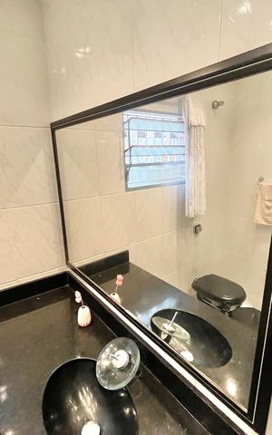 Casa à venda com 98m², 2 quartos e 2 vagasBanheiro