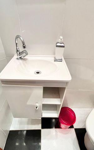 Casa à venda com 98m², 2 quartos e 2 vagasBanheiro da Suíte
