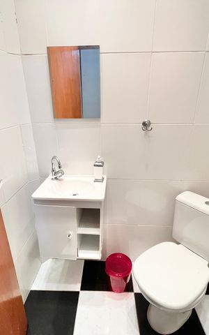 Casa à venda com 98m², 2 quartos e 2 vagasBanheiro da Suíte