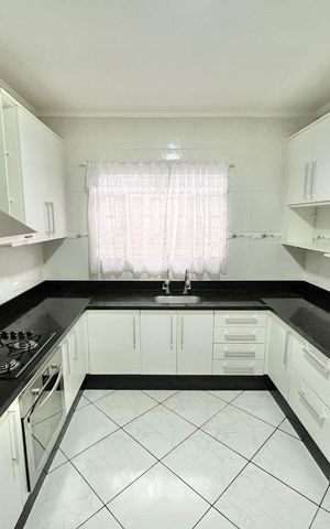 Casa à venda com 98m², 2 quartos e 2 vagasCozinha
